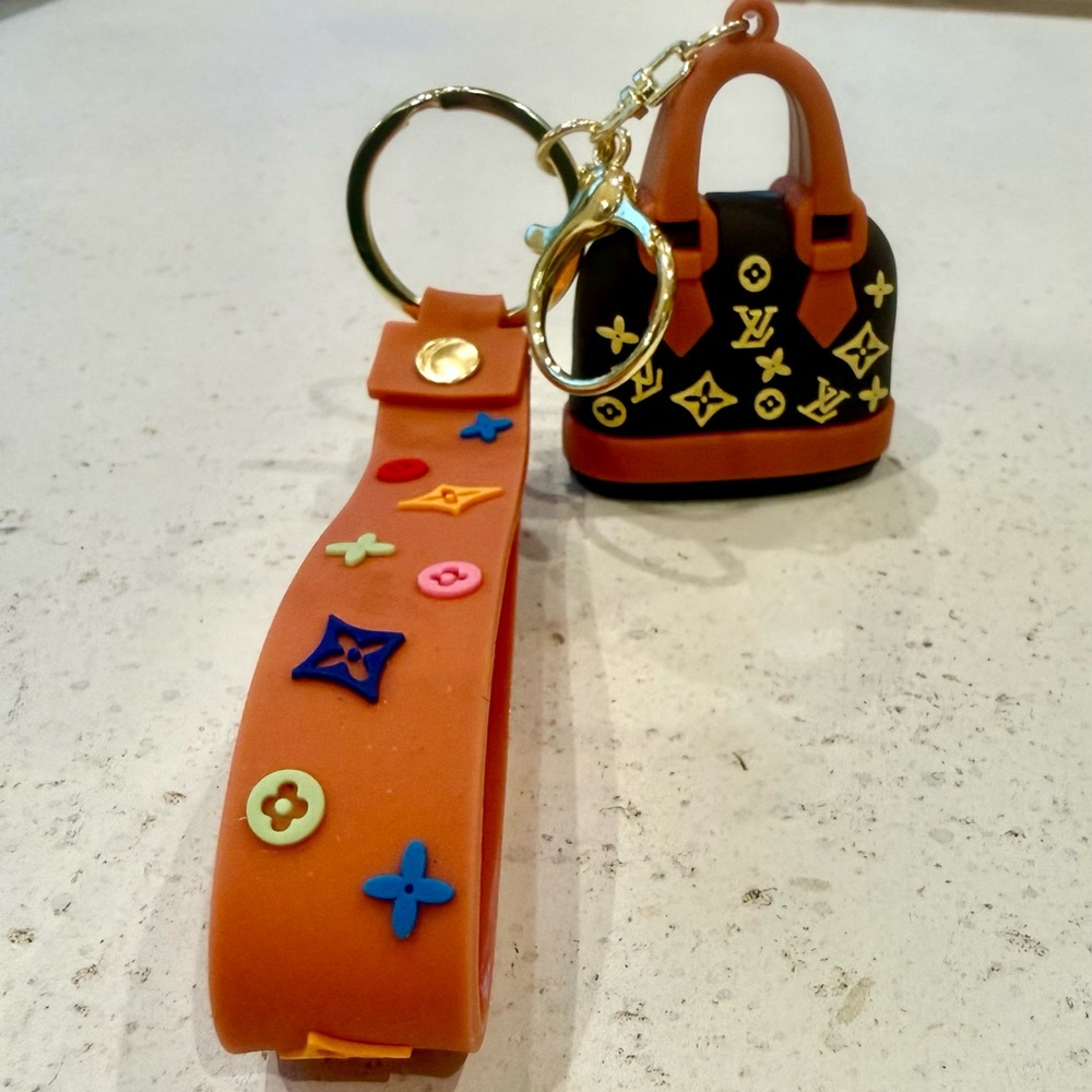 Fashion Key Ring/Bag Charm purse new - Picture 1 of 3